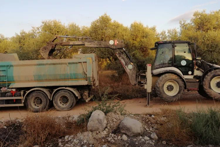 Manisa Saruhanlı da taşkınlara karşı temizlik